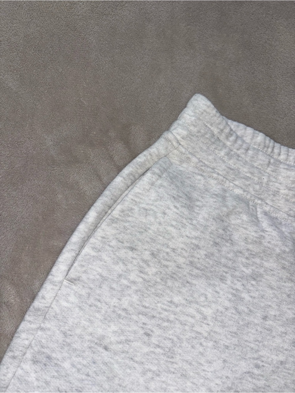 NWT Hollister Baggy Grey Sweatpants - Picture 6 of 11